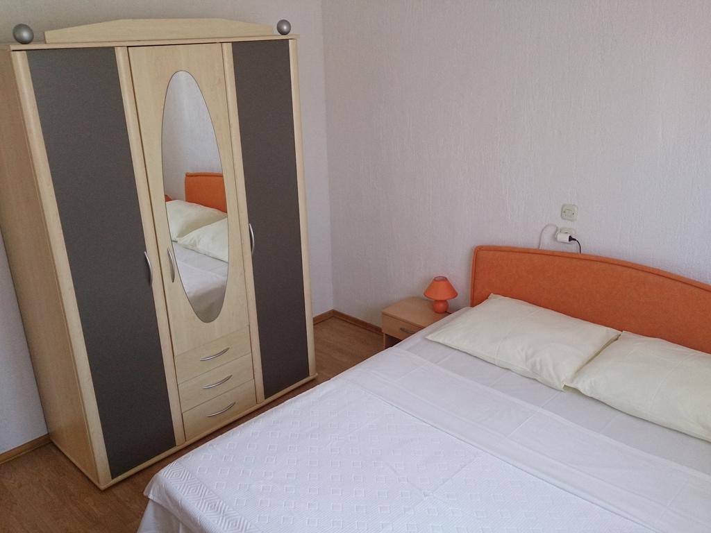 Apartments Valentino Supetarska Draga Ruang foto