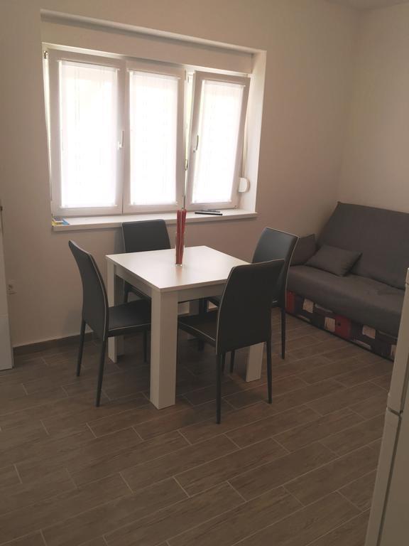 Apartments Valentino Supetarska Draga Bagian luar foto